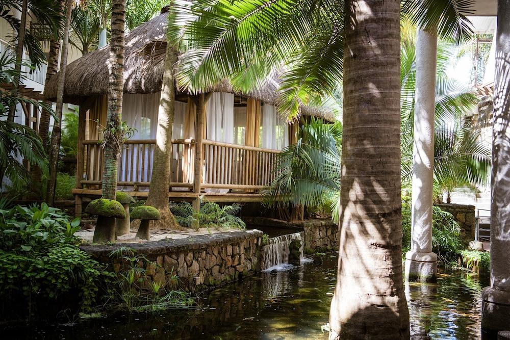 Victoria Beachcomber Resort and Spa 87788 — 4