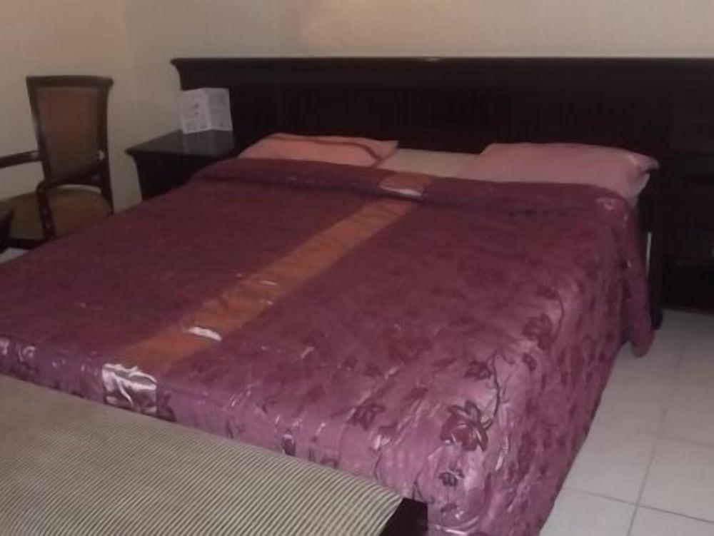 Mariador Palace — 5