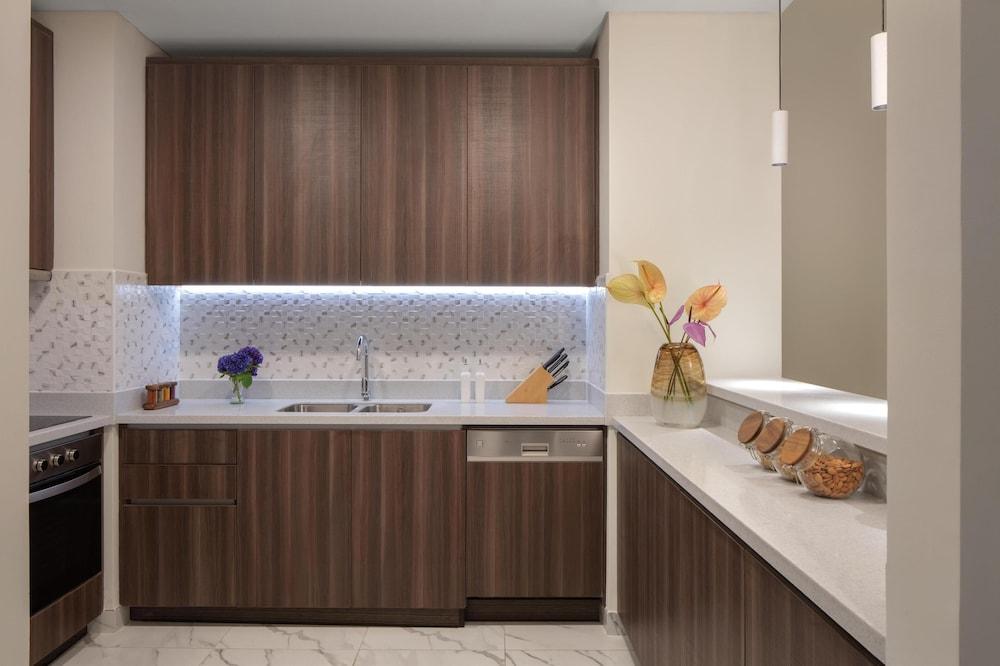 Avani+ Palm View Dubai Hotel & Suites — 8