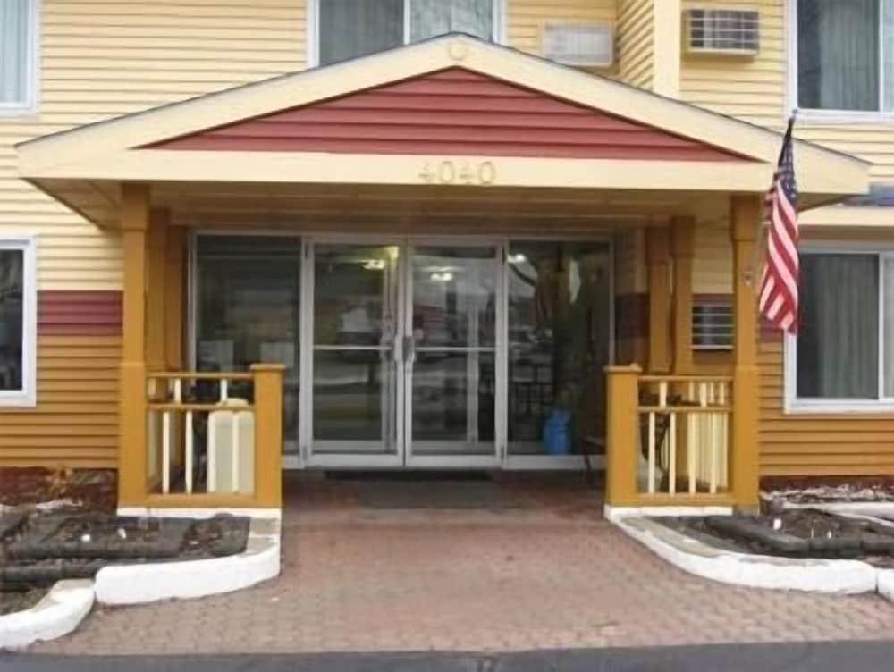 Regency Inn & Suites — 4