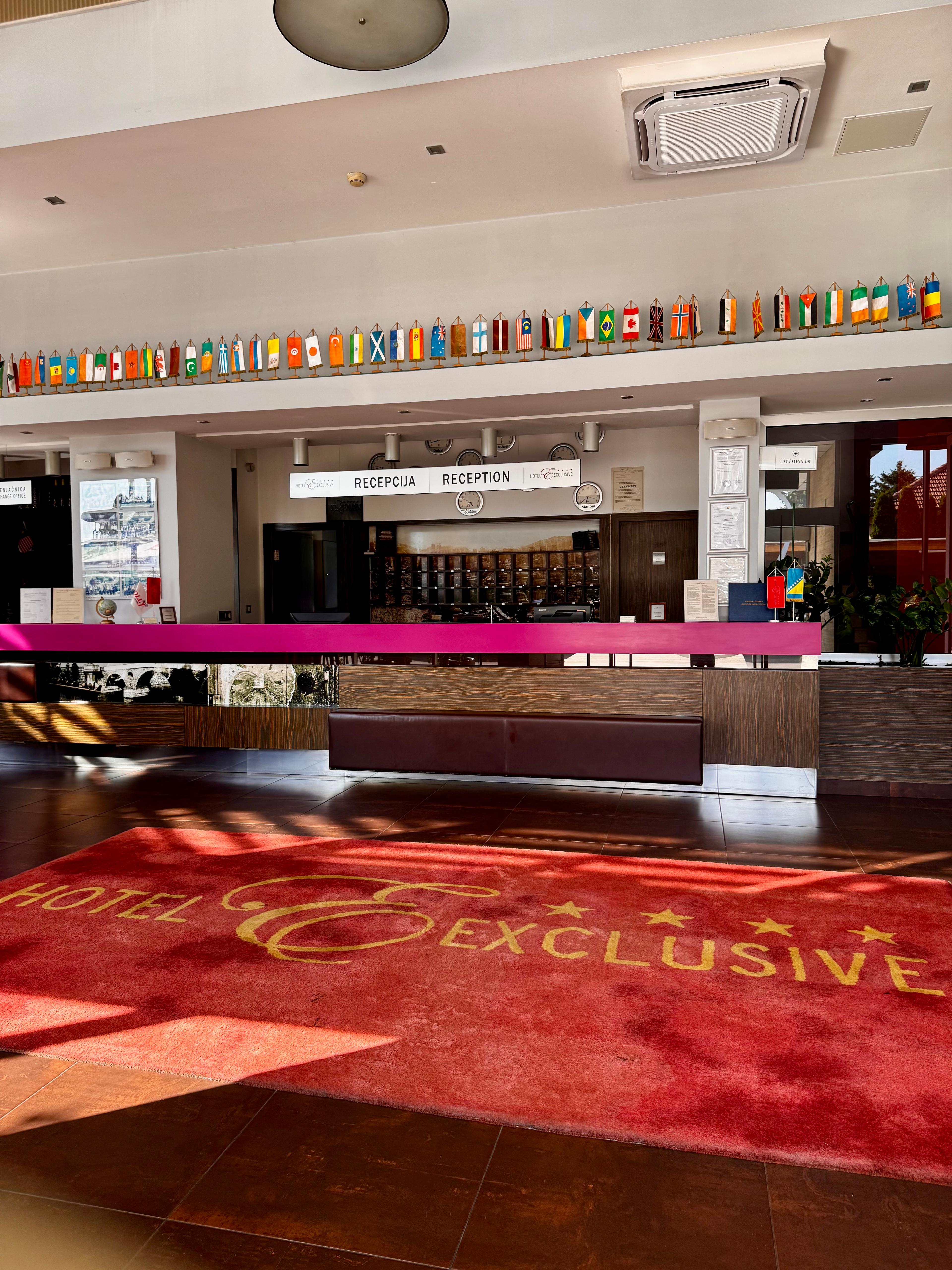 EXCLUSIVE HOTEL 969725