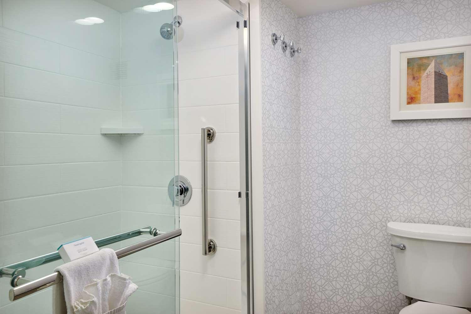 Hampton Inn Fairfax City — 2