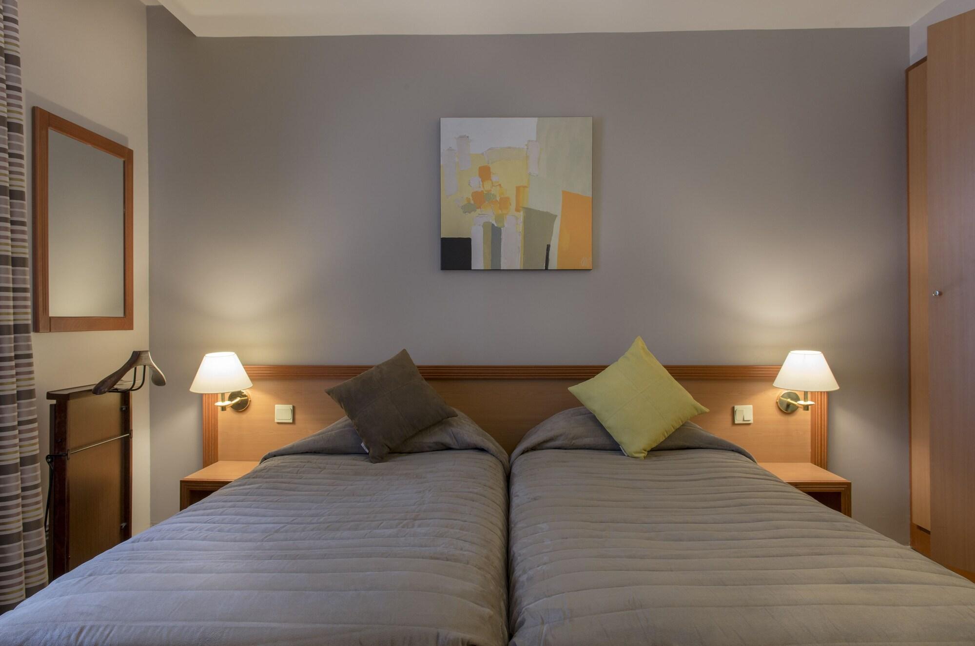 HOTEL BEAUGENCY 6964 — 8