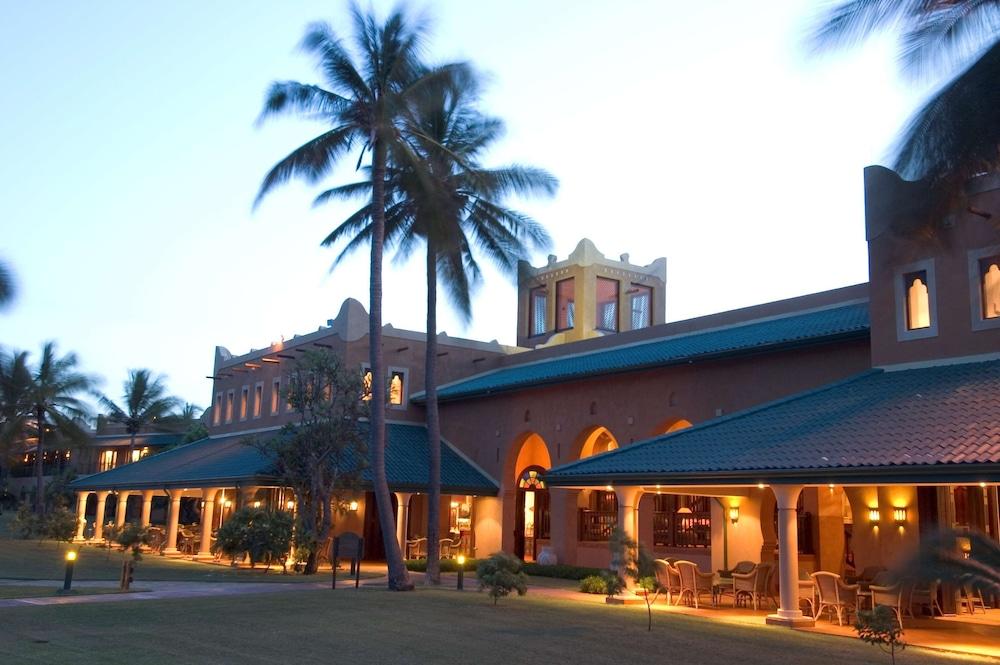 AVANI PEMBA BEACH HOTEL AND SPA
