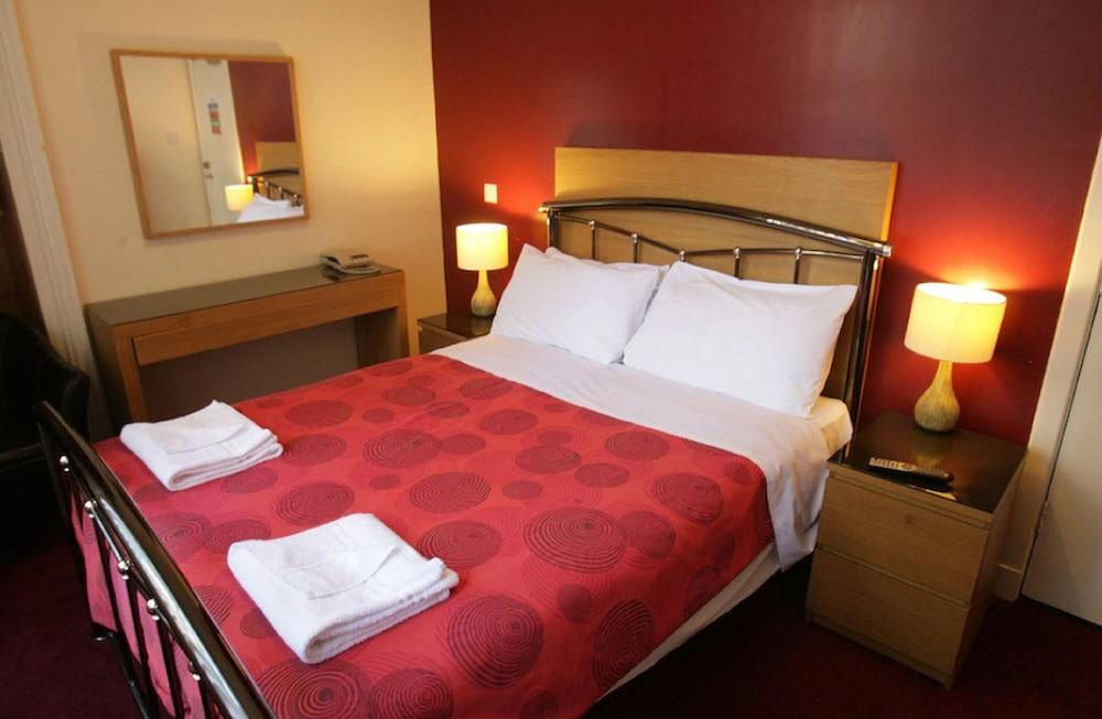 CLIFTON HOTEL — 9