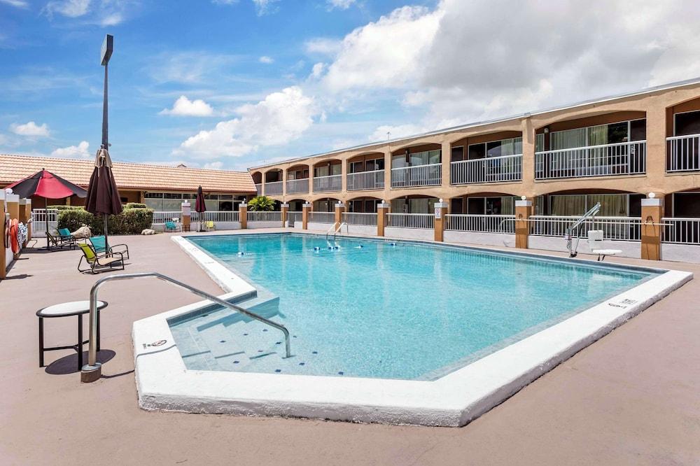 Quality Inn Alachua - Gainesville Area — 5