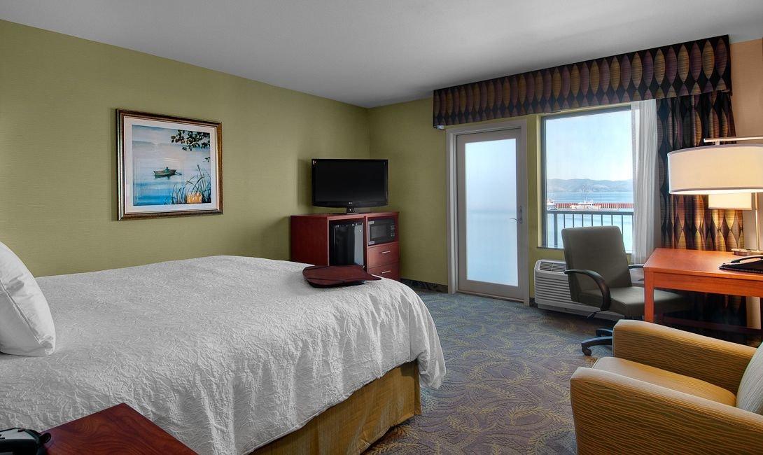HAMPTON INN AND SUITES ASTORIA — 10