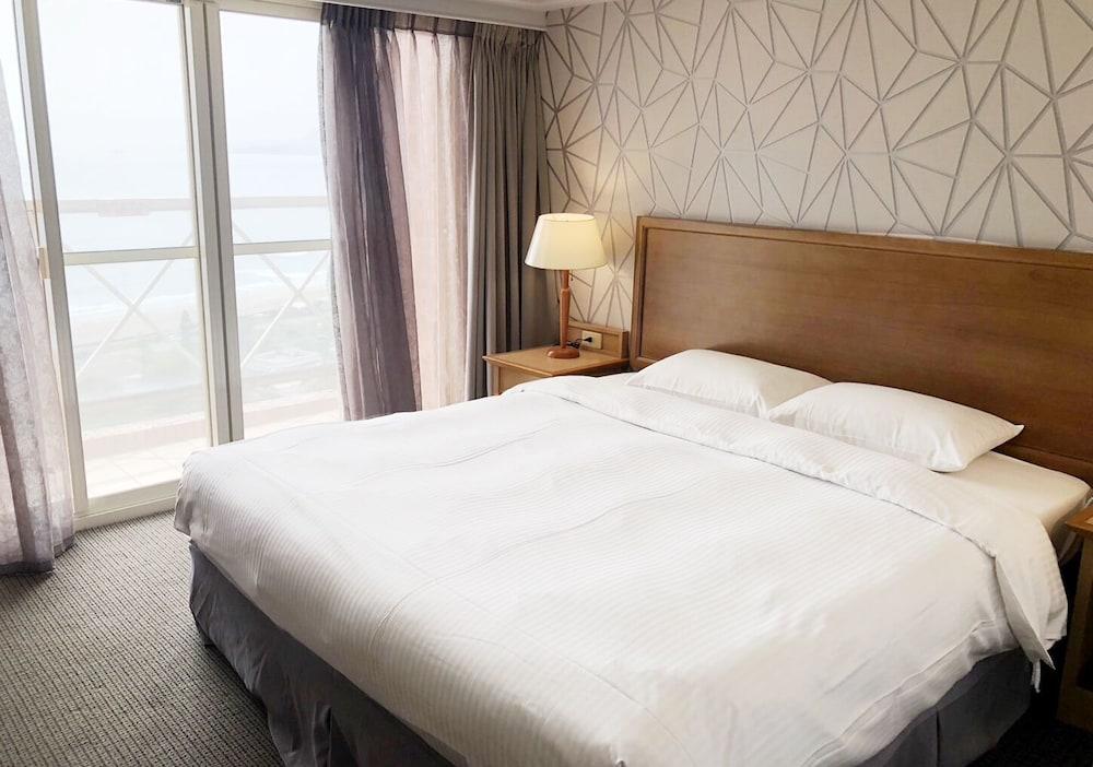 Howard Beach Resort Green Bay 884055 — 8