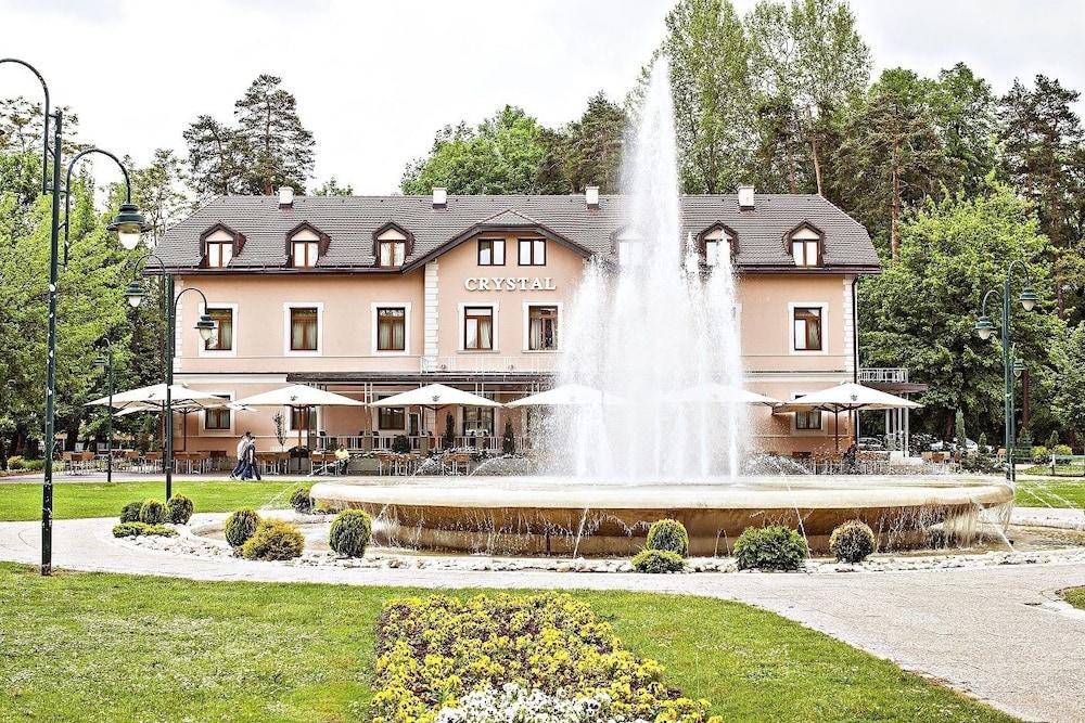 Hotel Crystal 1061868 — 3