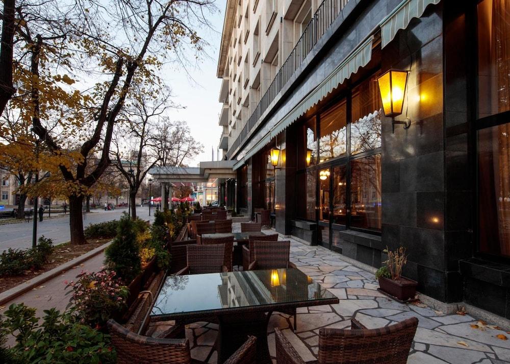 Danube Plaza Hotel 66394 — 8