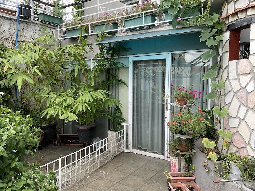 Khach san Minh Chau Hoa Hung — 2
