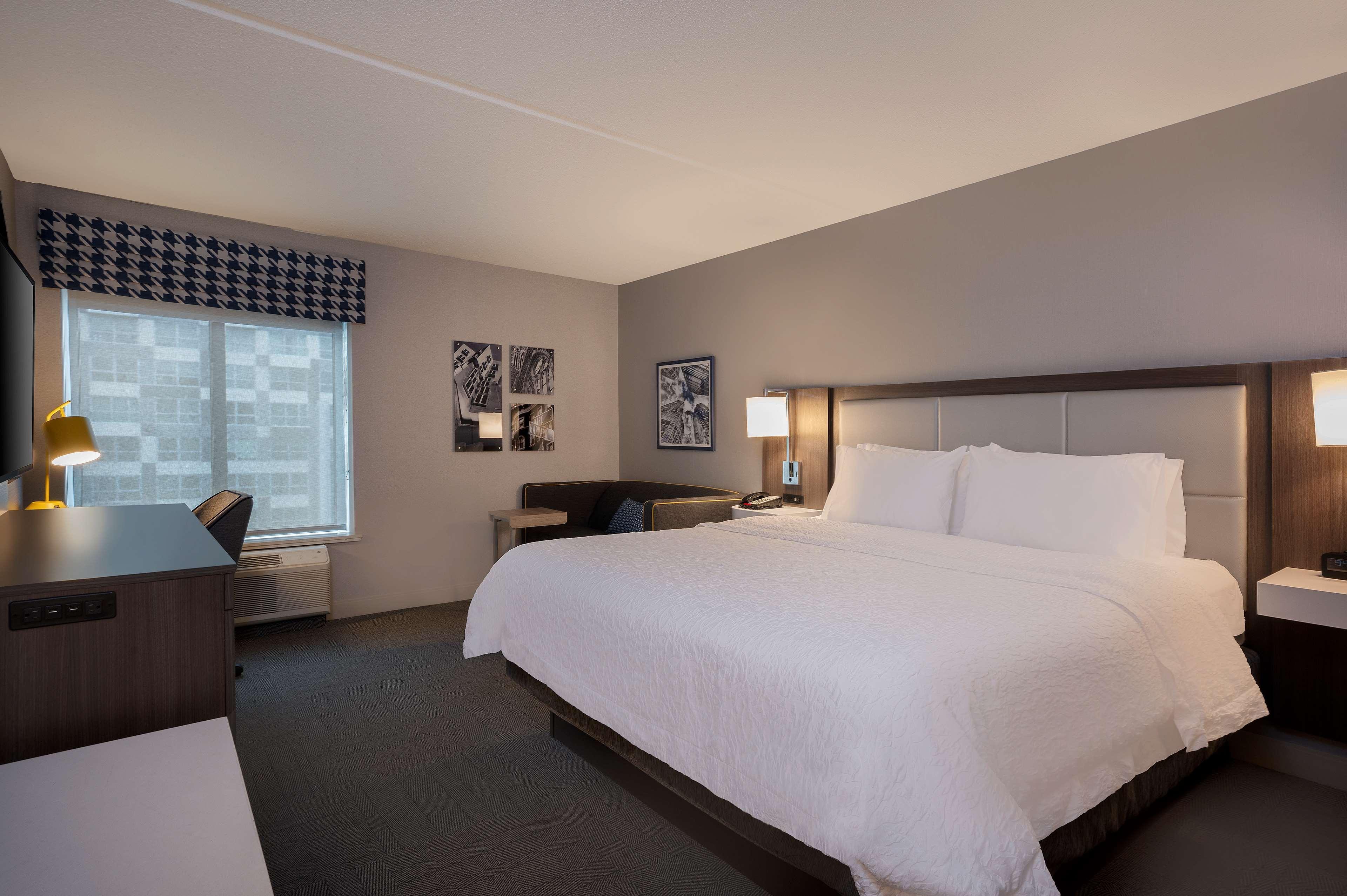 Hampton Inn Boston-Cambridge — 10