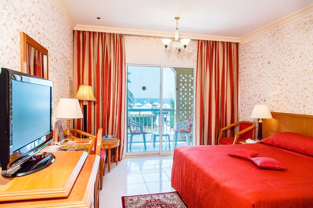 SHARJAH CARLTON HOTEL — 10