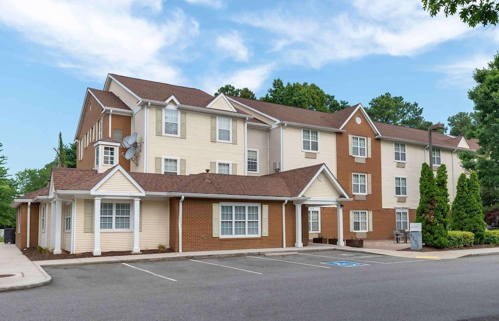 TownePlace Suites Richmond — 1