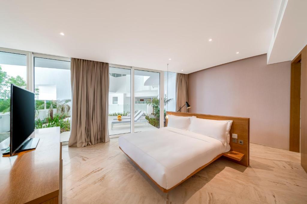 FIVE Jumeirah Village Hotel — 8