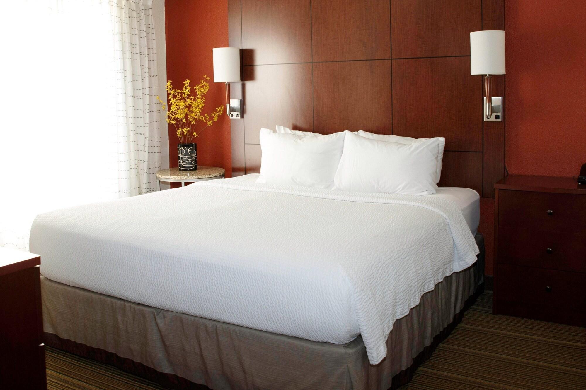 MainStay Suites Appleton Airport - Fox River Mall Area — 8