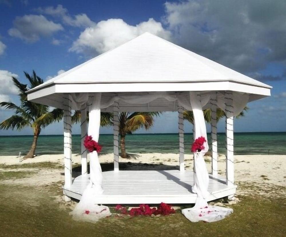 Swains Cay Lodge — 10