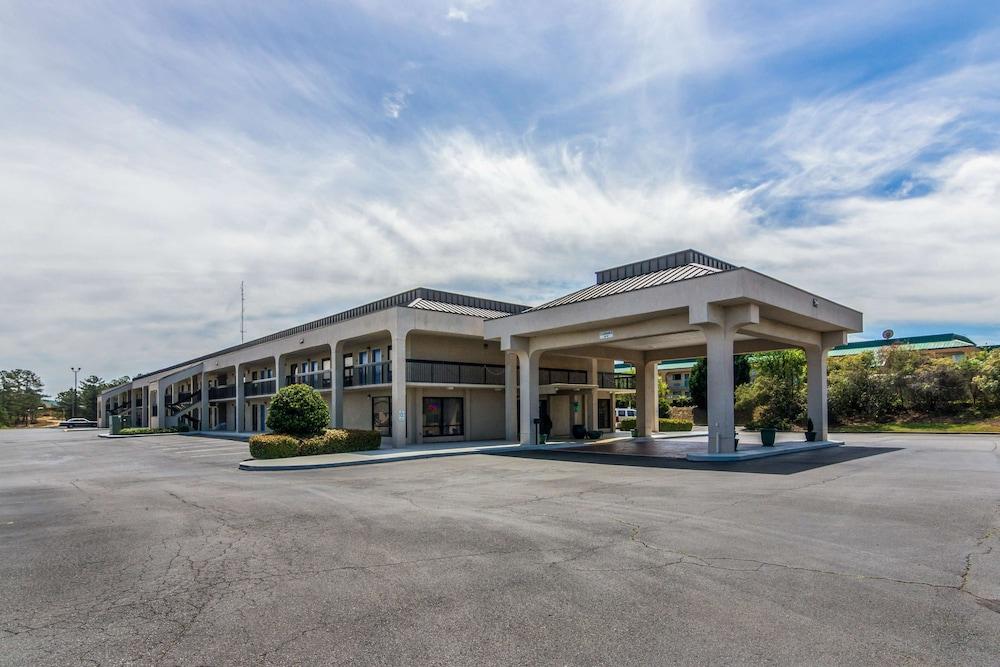 Dublin Inn and Suites — 2