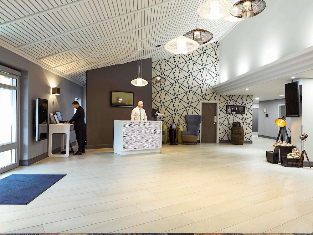 NOVOTEL MANCHESTER WEST — 8