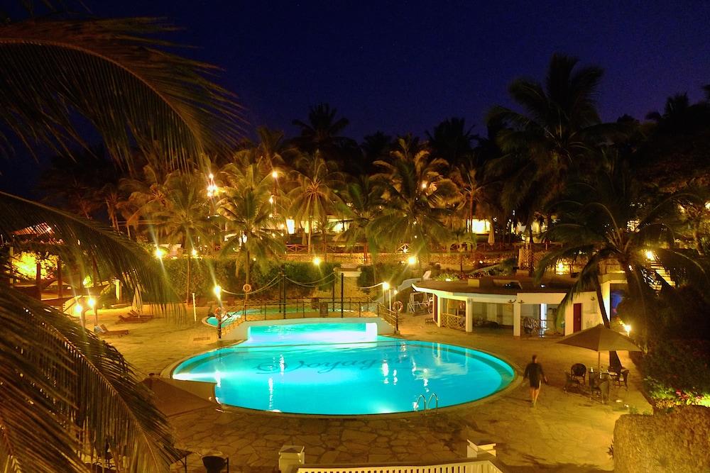 Voyager Beach Resort 16444 — 5