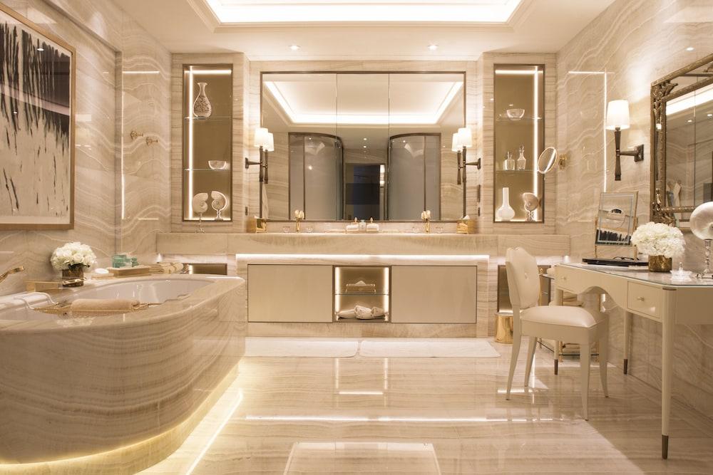 Four Seasons Hotel George V, Paris 7194 — 8