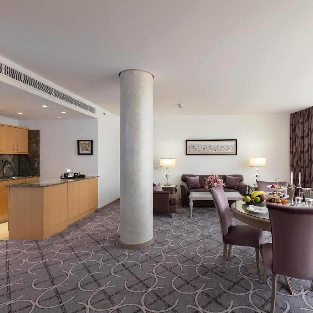 Gefinor Rotana Hotel Beirut — 6