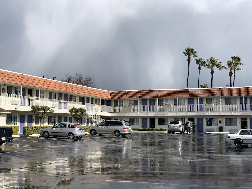 Gilroy Inn — 3