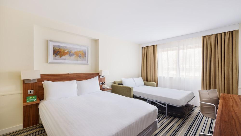 Holiday Inn Swindon — 9