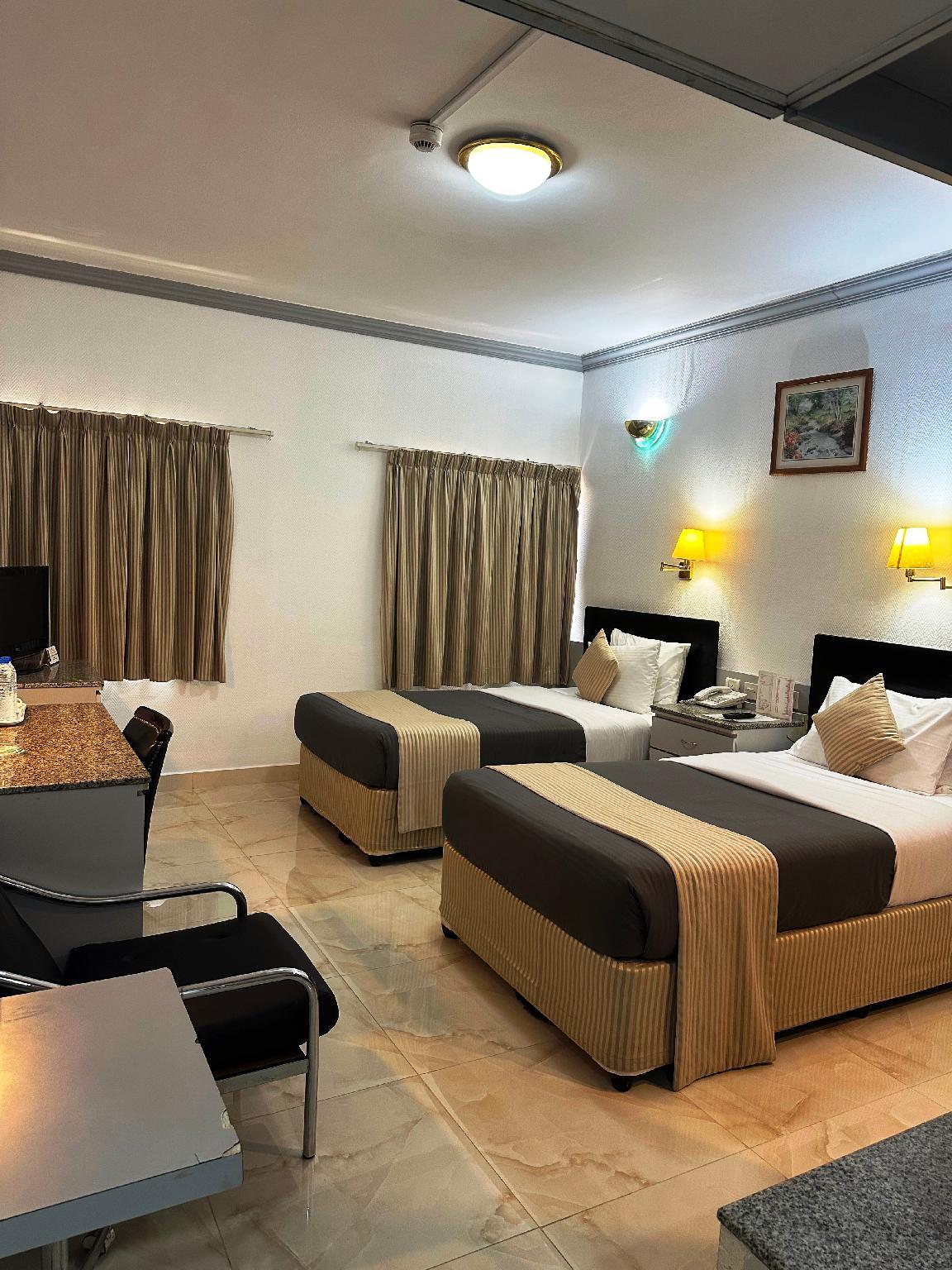 Grand Astoria Hotel — 9