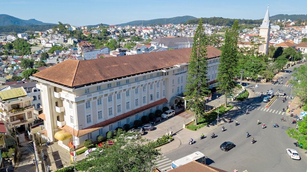 Dalat Hotel Du Parc — 1