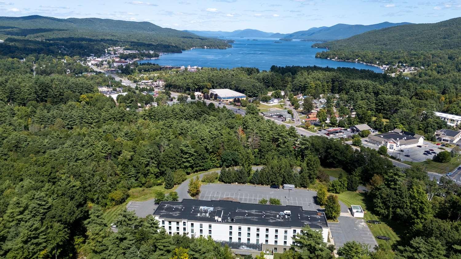 Hampton Inn Suites Lake George — 4