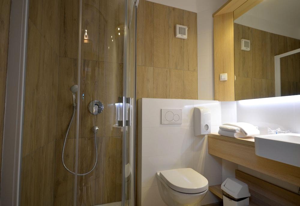 Emonec Hotel 940435 — 3
