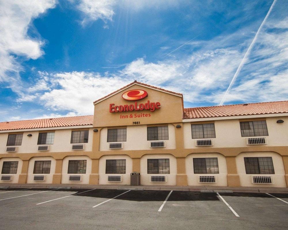 Econo Lodge Inn & Suites El Paso West — 2