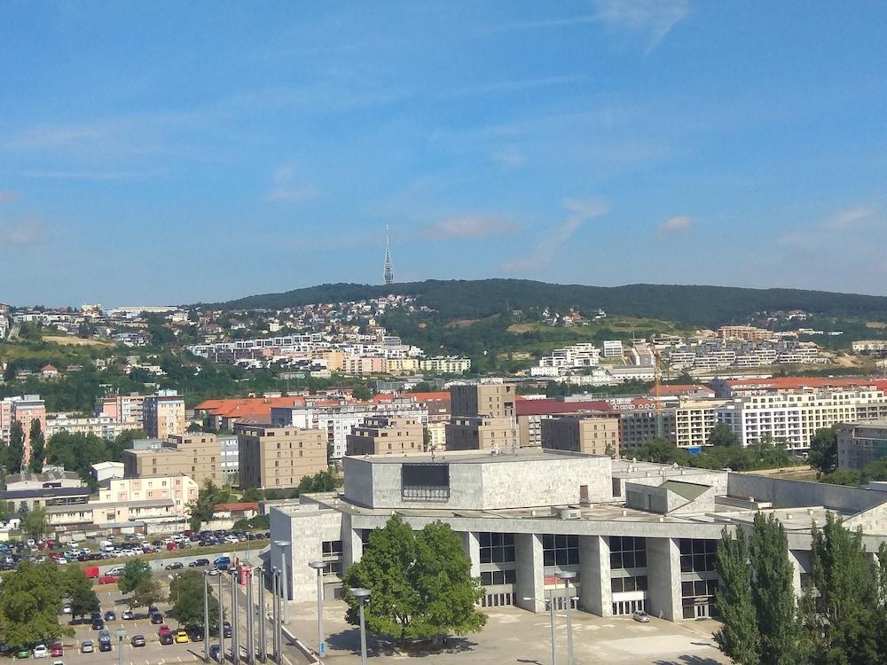 Lindner Hotel Bratislava, Part of Jdv by Hyatt — 2