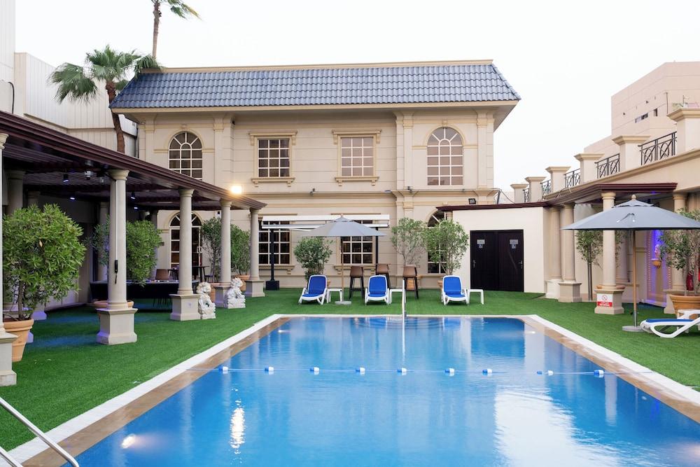 Luxe Avenue Hotel — 5