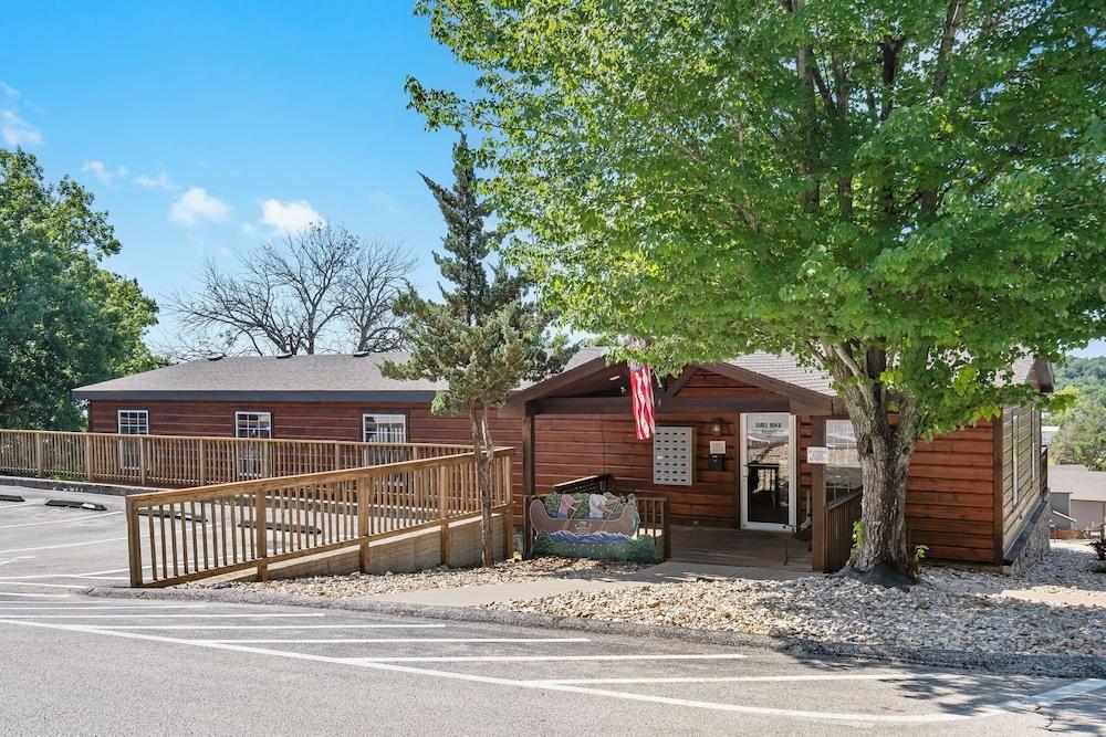 Indian Point Lodge &amp; Condominiums — 4