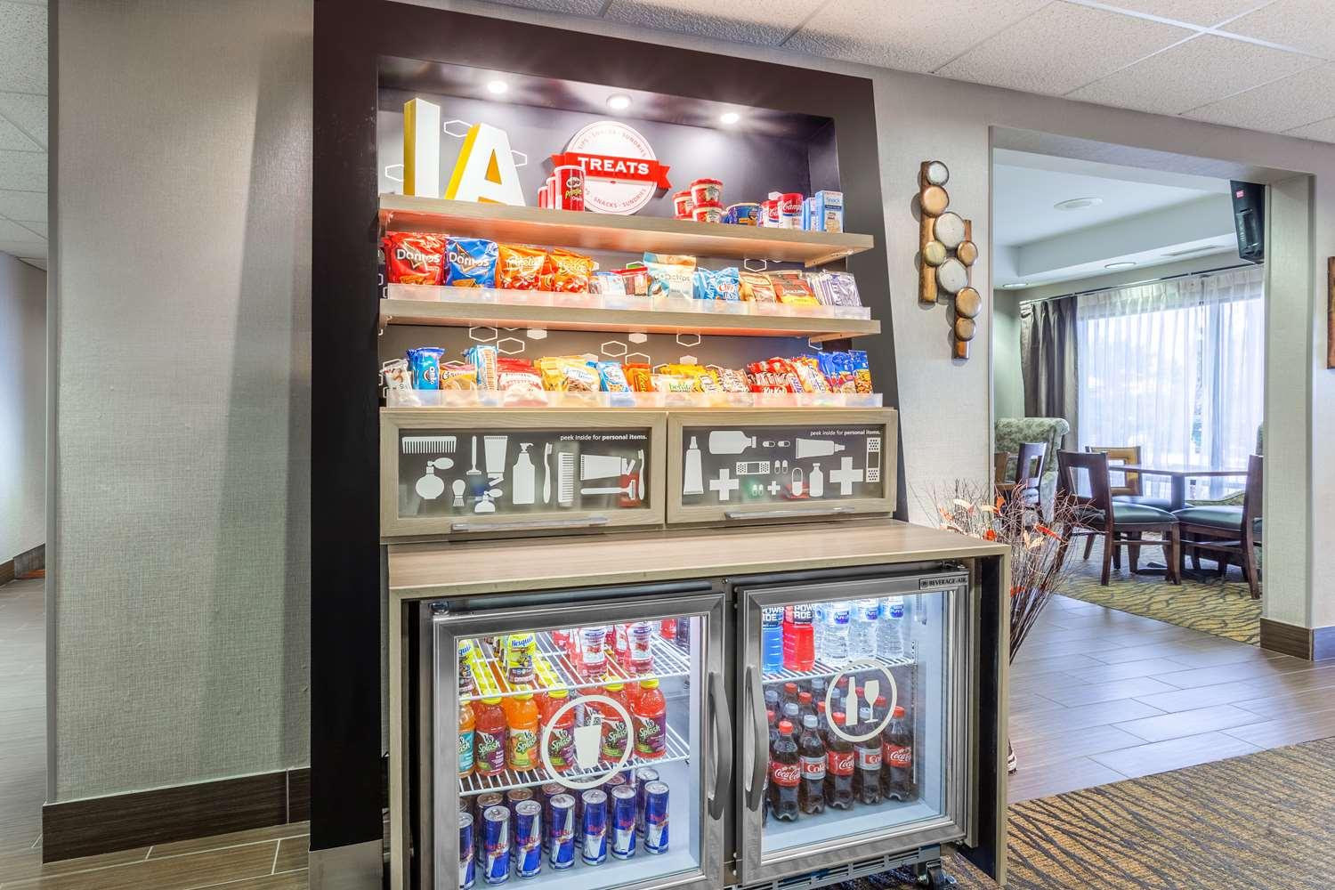 Hampton Inn Eau Claire — 5