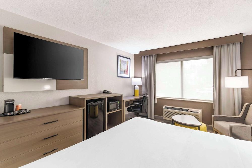 Comfort Inn Alpharetta-Atlanta North Alpharetta GA — 7