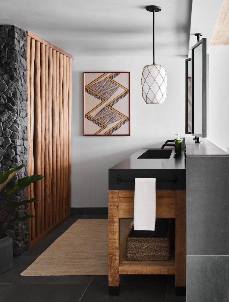 1 Hotel Hanalei Bay — 8