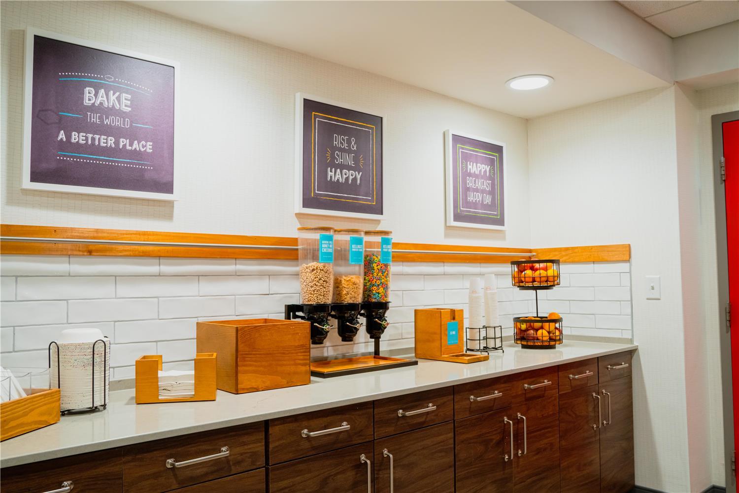 Hampton Inn Gonzales — 7