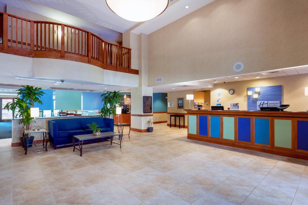 Holiday Inn Express & Suites Bradenton East-Lakewood Ranch — 6
