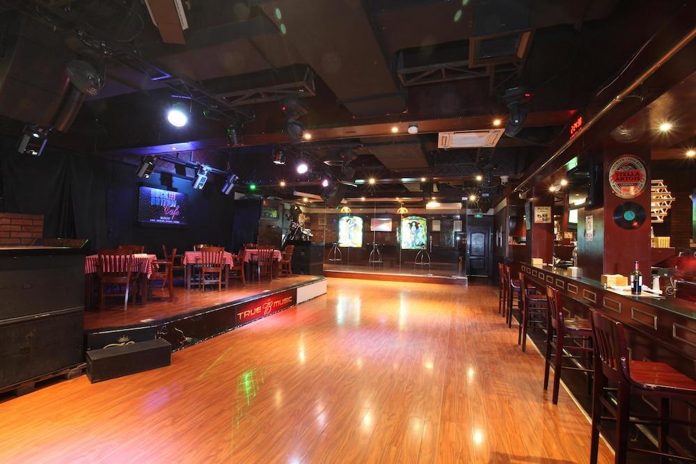 RAMEE GUESTLINE HOTEL 66204 — 5