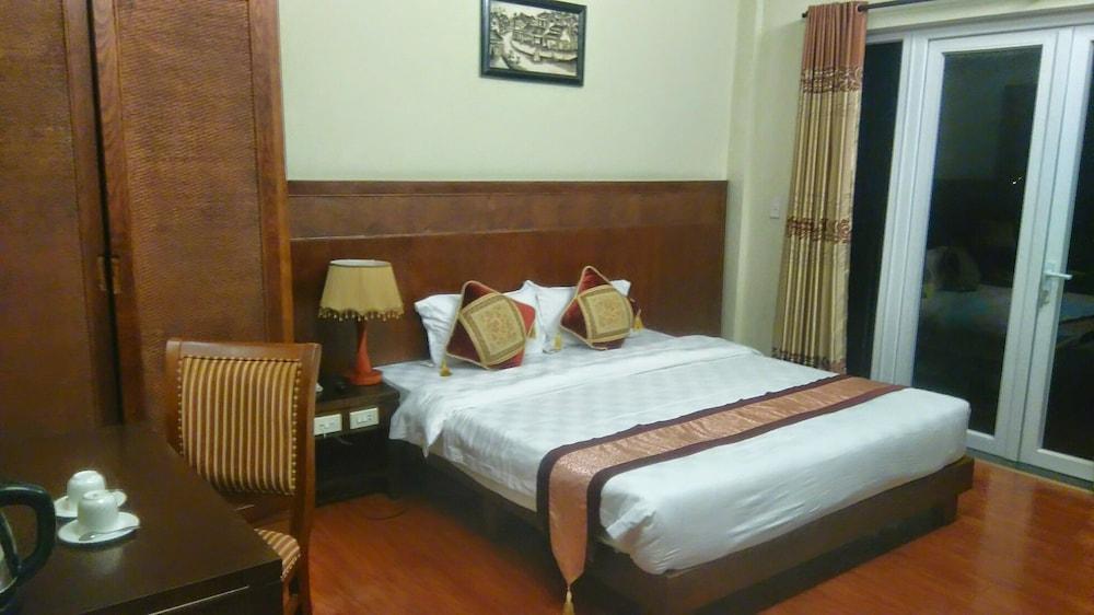 Gold Hotel Hue — 10