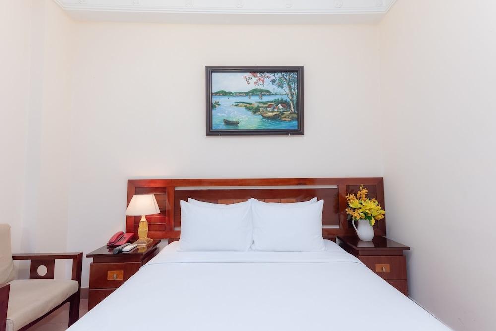 Bon Ami Hotel — 9