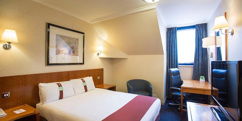 HOLIDAY INN LUTON-SOUTH M1 JCT 9 — 8