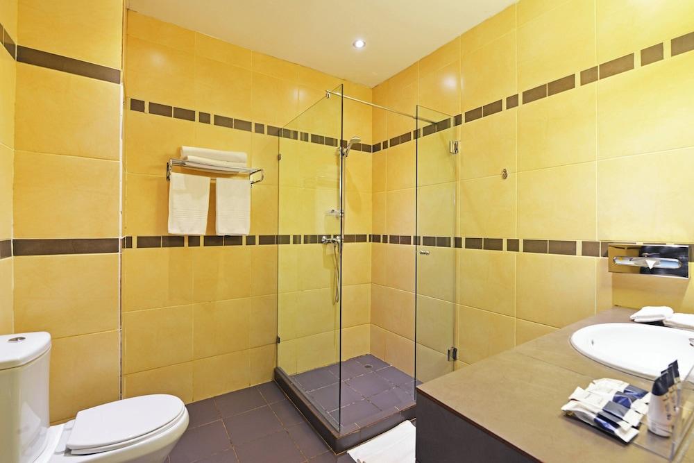 Protea Hotel By Marriott Kampala — 10