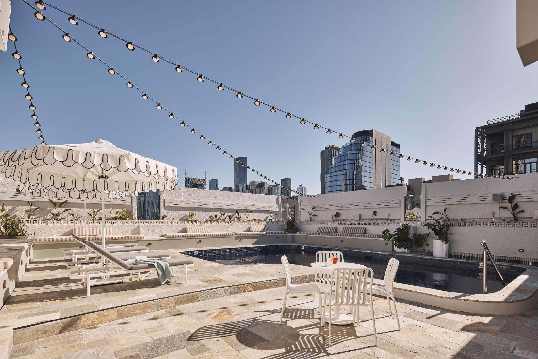 Rydges Melbourne — 1