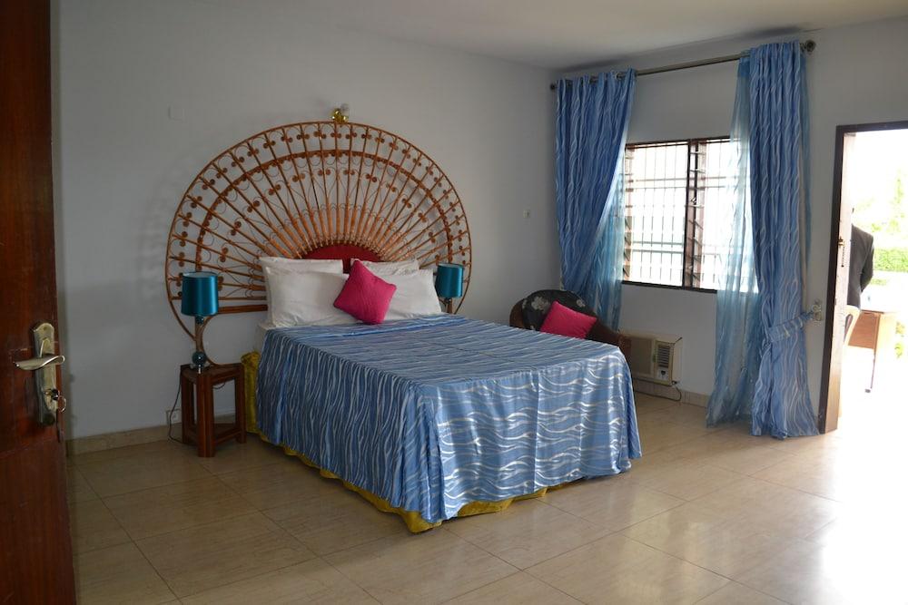HOTEL AZUR — 7