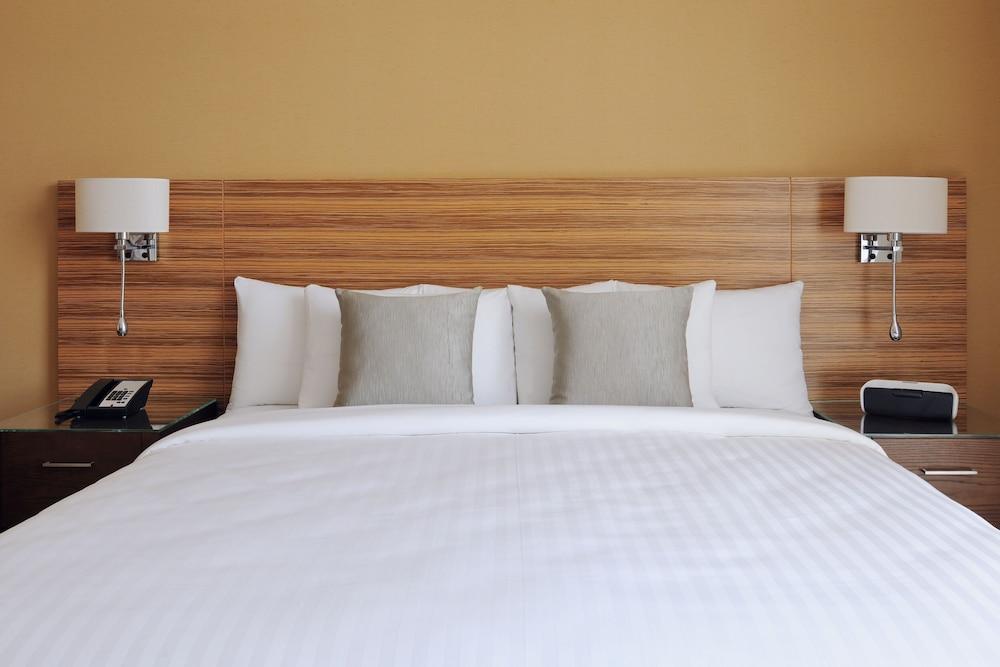 Courtyard by Marriott World Trade Center Abu Dhabi — 1