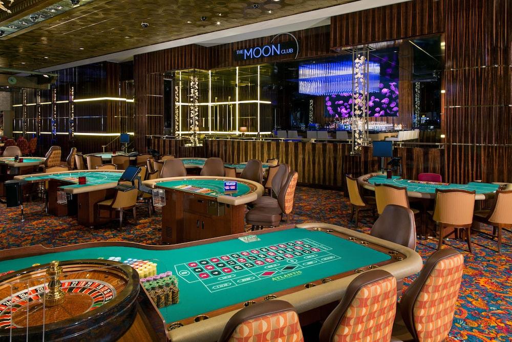 Harborside Resort at Atlantis — 8